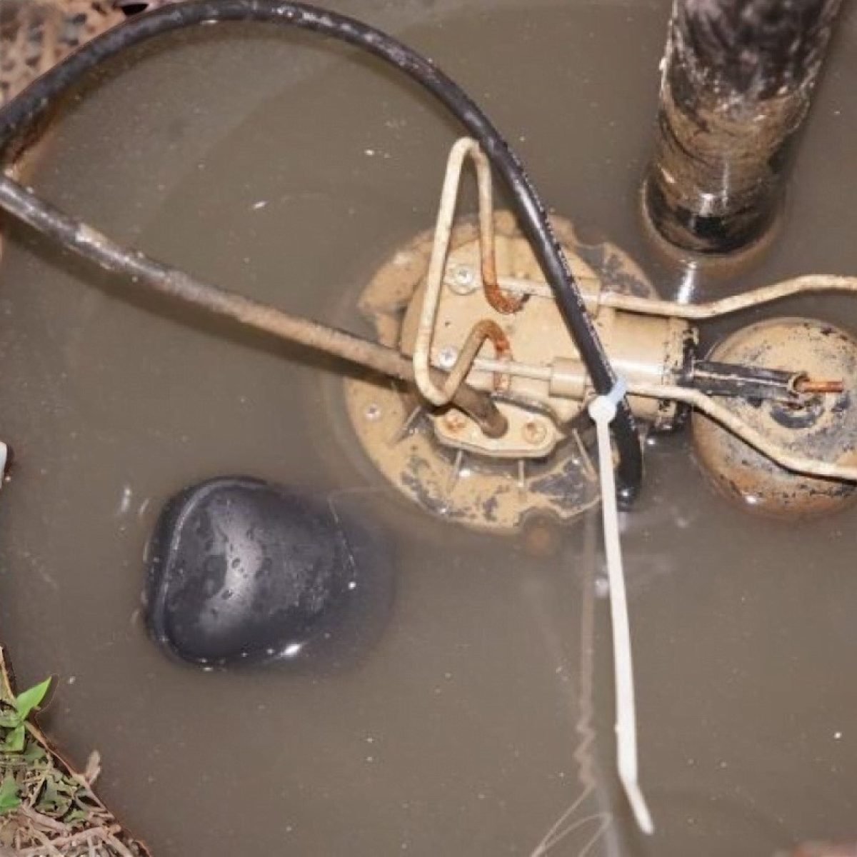 5 Reasons Why Your Sump Pump Is Gurgling + 5 Solutions